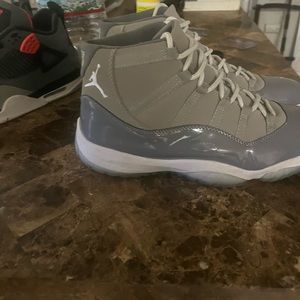 Cool grey 11